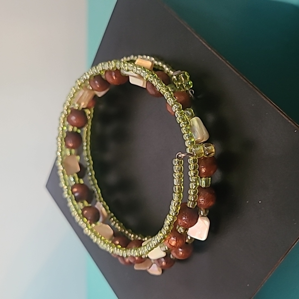 2 Bracelets - Picture 4 of 4
